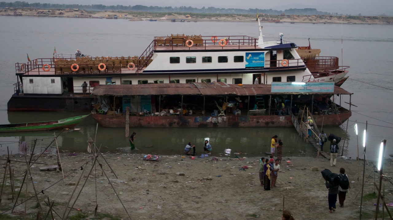 2016-02-16 1 Mandalay - Boat To Bagan - 1